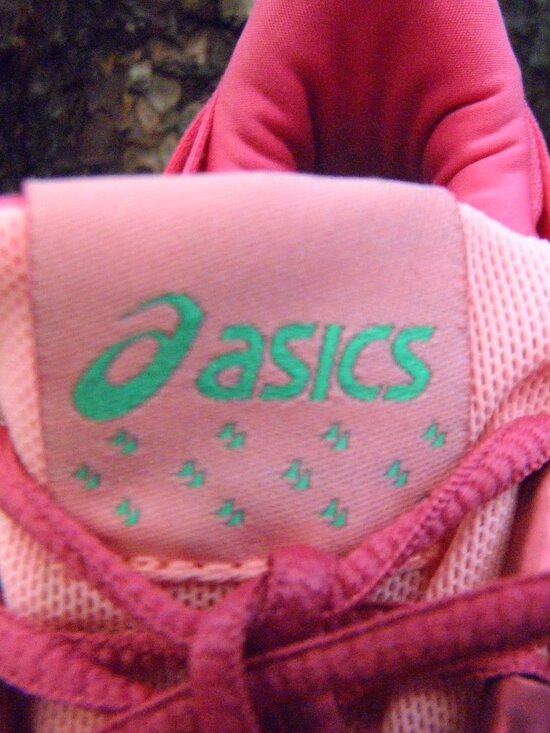 Asics gel fit sana, lightweight, pink, size 8 in almost like new cond. - Picture 11 of 14